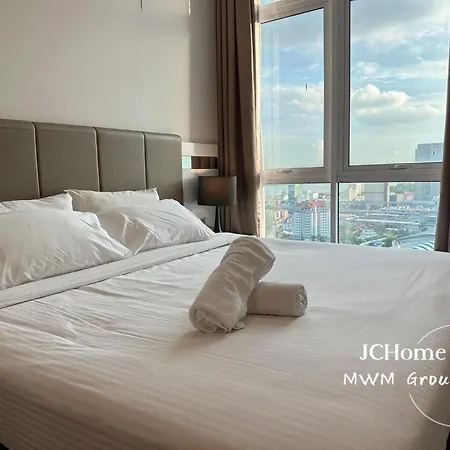 Paragon Suites Jacuzzi Suites Jchome By Mwm Johor Bahru Exterior photo