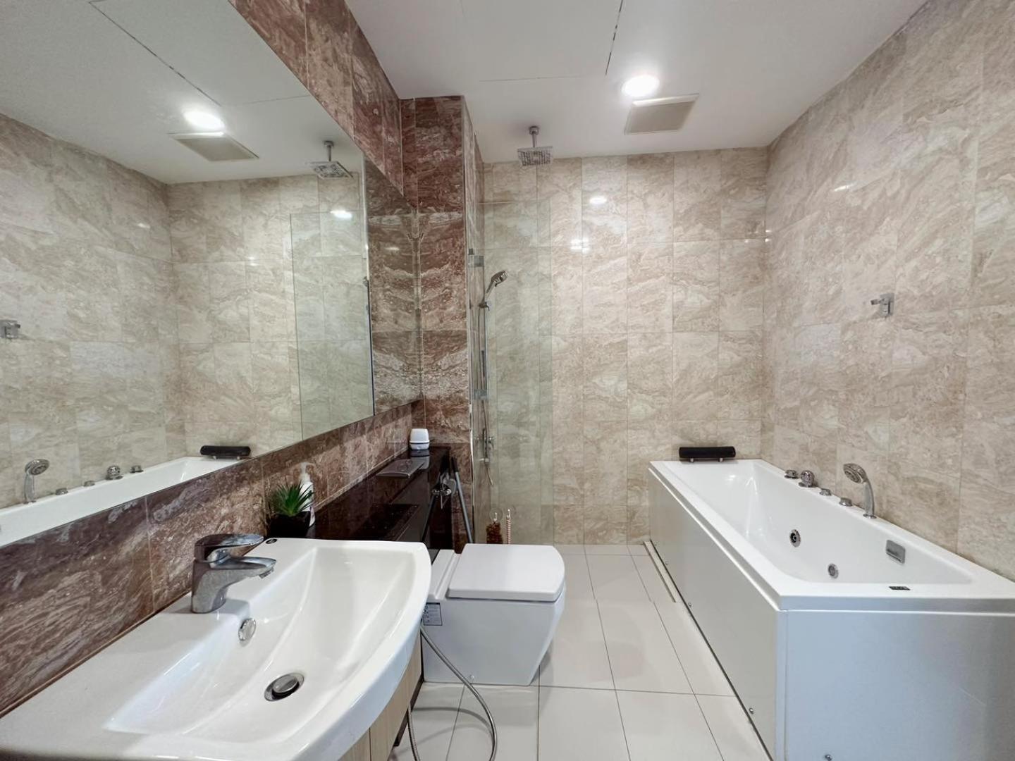 Apartment Paragon Jacuzzi Jchome By Mwm Johor Bahru